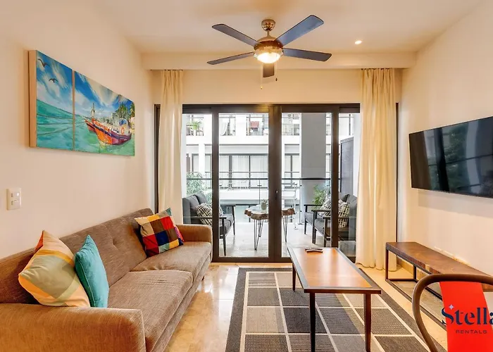 Ipana Condo, Rooftop Pools, Gym, Walk To Apartment