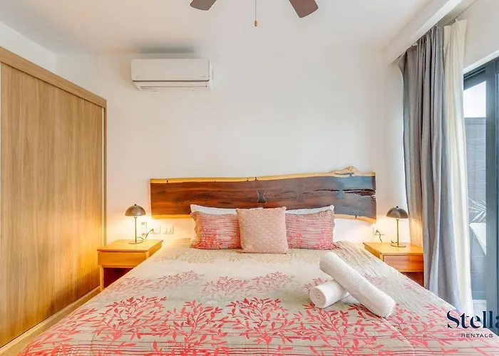 Apartment Ipana Condo, Rooftop Pools, Gym, Walk To