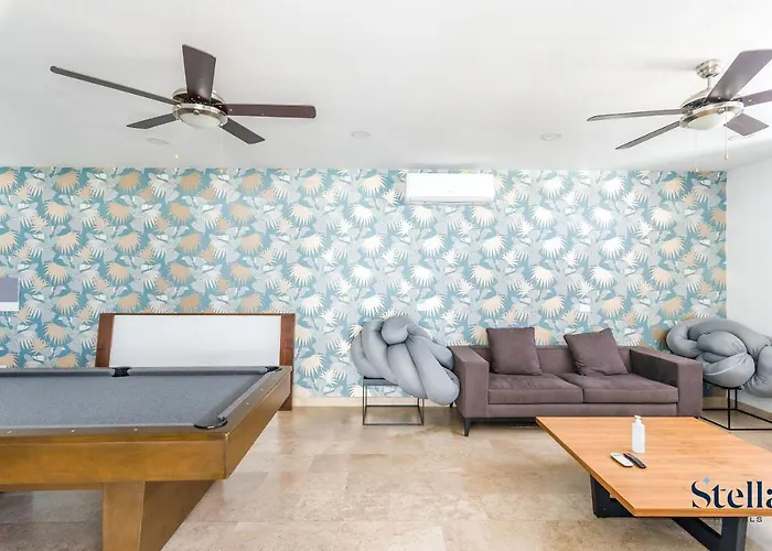 Ipana Condo, Rooftop Pools, Gym, Walk To
