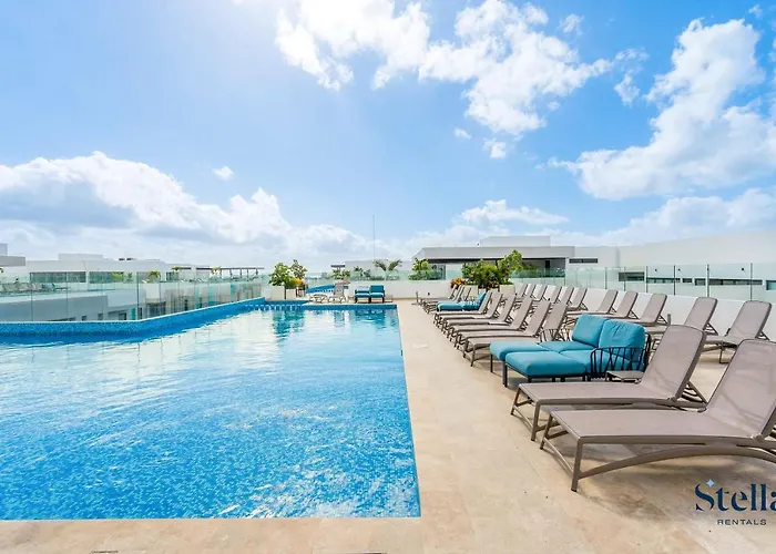 Ipana Condo, Rooftop Pools, Gym, Walk To Playa del Carmen