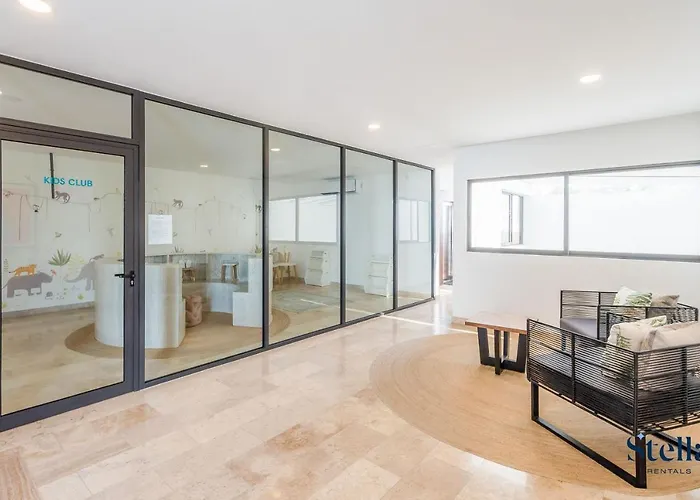 Apartment Ipana Condo, Rooftop Pools, Gym, Walk To
