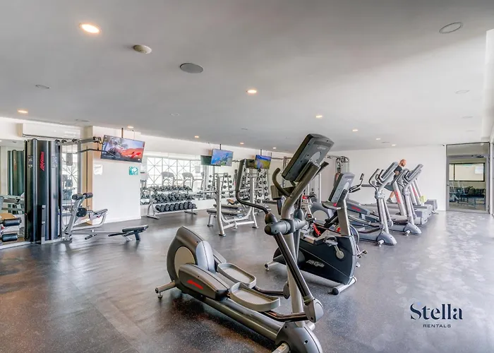 Ipana Condo, Rooftop Pools, Gym, Walk To